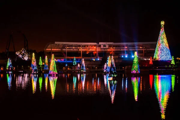 Orlando Florida Dicembre 2019 Mare Illuminato Colorato Alberi Natale Vista — Foto Stock