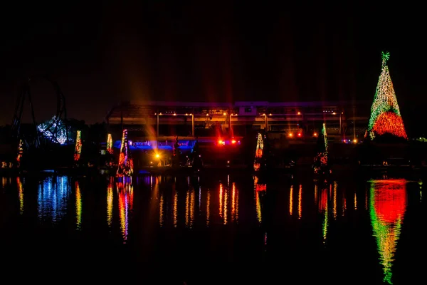 Orlando Florida December 2019 Verlichte Kleurrijke Zee Van Kerstbomen Gedeeltelijk — Stockfoto