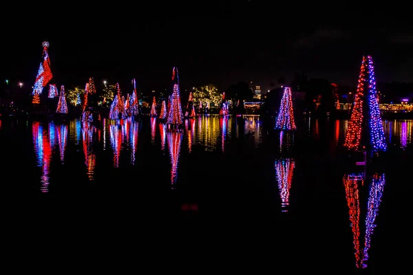 Orlando Florida Aralık 2019 Deniz Dünyası Teki Aydınlatılmış Renkli Noel — Stok fotoğraf