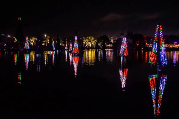 Orlando Florida December 2019 Upplysta Och Färgglada Hav Julgranar Vid — Stockfoto