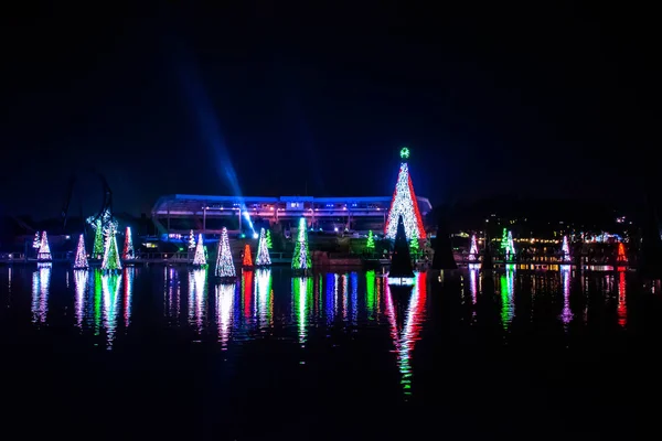 Orlando Florida December 2019 Belysta Och Färgglada Hav Julgranar Med — Stockfoto