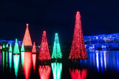 Orlando, Florida. 30 Aralık 2019. Seaworld 1 'de Noel sezonunda Ağaçlar Denizi ve Bayside Stadyumu