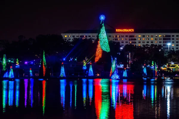 Orlando Florida Diciembre 2019 Mar Iluminado Colorido Árboles Navidad Vista —  Fotos de Stock