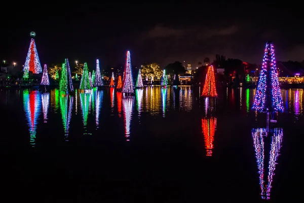 Orlando Florida Aralık 2019 Deniz Dünyası Deki Aydınlatılmış Renkli Noel — Stok fotoğraf