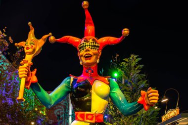 Orlando, Florida. 29 Şubat 2020. Universal Stüdyoları 1 'deki Palyaço heykelinin en üst görüntüsü