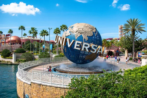 Orlando, Florida. 15 Mart 2020. Universal Stüdyolarında dünya küresi