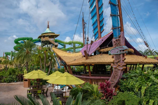 Orlando Florida March 2020 Dancing Dragons Boat Bar Volcano Bay — Stock Photo, Image