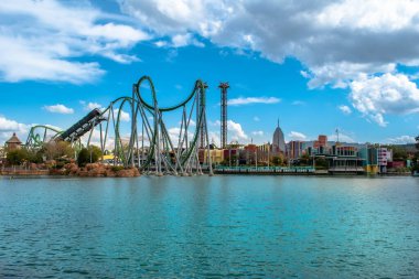 Orlando, Florida. Mart 02, 2019. Insanlar, Evrensel Macera Adaları 'ndaki İnanılmaz Hulk Altlığı' nın keyfini çıkarıyorlar.)