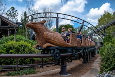 Orlando, Florida. Mart 02, 2019. İnsanlar Universals Adaları 'nda Hippogriff Hız treninde eğleniyorlar (144).