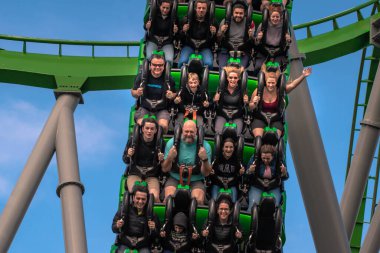 Orlando, Florida. Mart 02, 2019. İnsanlar Evrensel Macera Adaları 'ndaki İnanılmaz Hulk Altlığı' nda eğleniyor (113)
