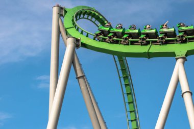 Orlando, Florida. Mart 02, 2019. İnsanlar Evrensel Macera Adaları 'ndaki İnanılmaz Hulk Altlığı' nda eğleniyor (116).