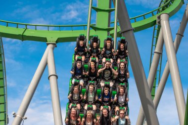 Orlando, Florida. Mart 02, 2019. İnsanlar Evrensel Macera Adaları 'ndaki İnanılmaz Hulk Altlığı' nda eğleniyor (126).