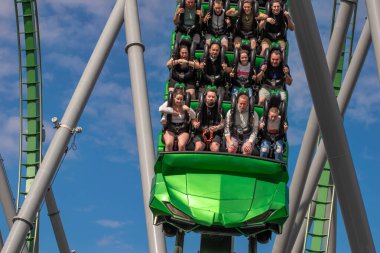 Orlando, Florida. Mart 02, 2019. İnsanlar Evrensel Macera Adaları 'ndaki İnanılmaz Hulk Altlığı' nda eğleniyor (135)