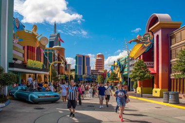 Orlando, Florida. Mart 02, 2019. Evrensel Macera Adaları 'ndaki Marvel Süper Kahraman Adası bölgesinde yürüyen insanlar (87)).