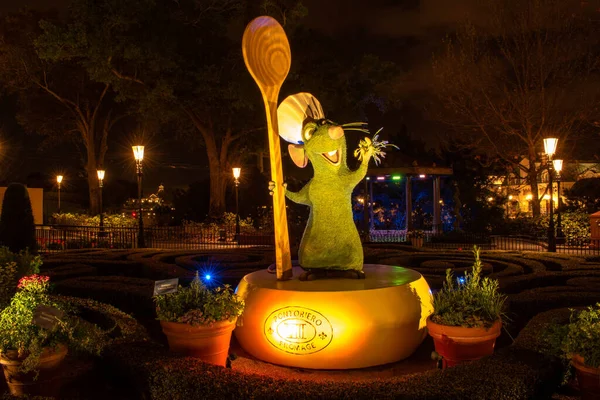 Orlando Florida March 2020 Remy Ratatouille Topiarie France Pavillion Epcot — Stock Photo, Image