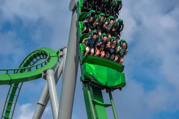 Orlando Florida Março 2019 Pessoas Divertindo Incredible Hulk Coaster Universals — Fotografia de Stock