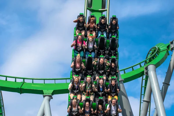 Orlando Florida Março 2019 Pessoas Divertindo Incredible Hulk Coaster Universals — Fotografia de Stock