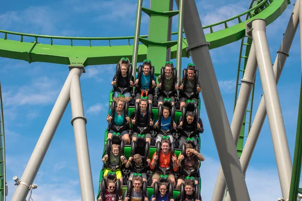 Orlando Florida Março 2019 Pessoas Divertindo Incredible Hulk Coaster Universals — Fotografia de Stock