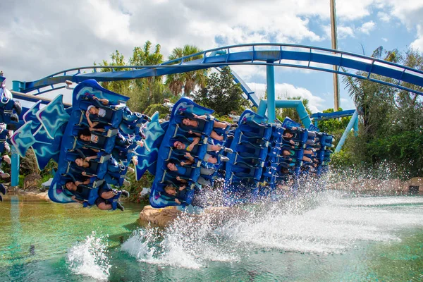 Orlando Florida February 2020 People Enjoying Terrific Manta Ray Rollercoaster — Stock Photo, Image