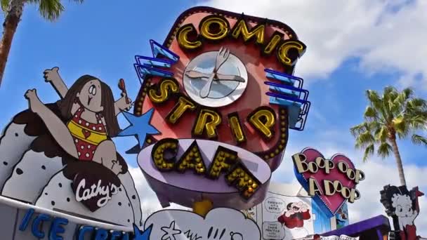 Orlando Florida March 2020 Top View Comic Strip Cafe Sign — Stock Video
