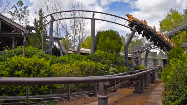 Orlando Florida Março 2019 Pessoas Desfrutando Voo Hippogriff Universals Ilhas — Vídeo de Stock