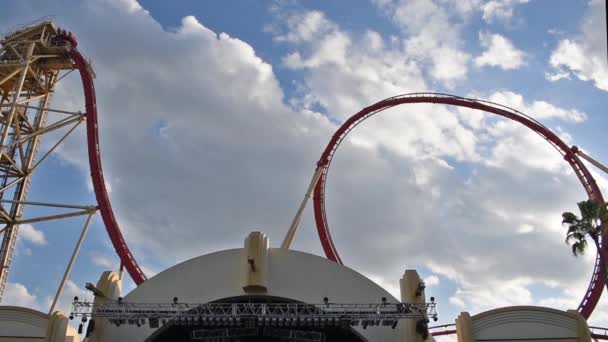 Orlando Florida Marzo 2020 Personas Disfrutando Hollywood Rip Ride Rockit — Vídeo de stock