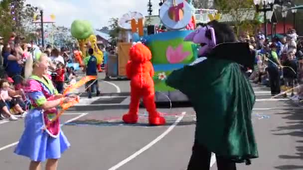 Orlando Florida Fevereiro 2020 Conde Von Count Acenando Para Crianças — Vídeo de Stock