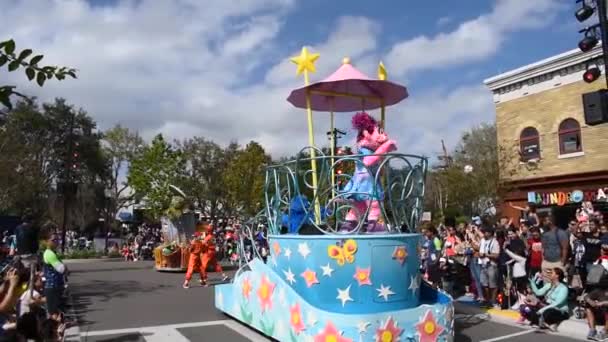 Orlando Florida Febrero 2020 Abby Cadabby Bailando Saludando Sesame Street — Vídeos de Stock