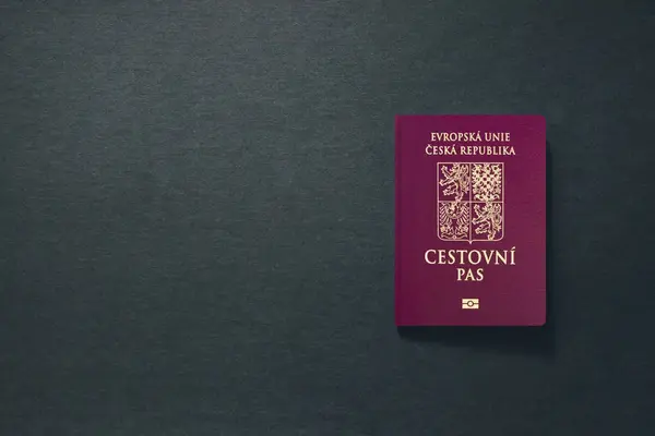 Czech Republic Pasaporte sobre fondo oscuro con espacio para copias - Ilustración 3D — Foto de Stock