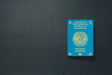 Koyu arkaplanda Kazakistan Pasaportu - 3d Görüntü