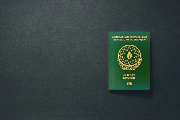 Паспорт Азербайджана на темном фоне с копировальным пространством - 3D иллюстрация — стоковое фото