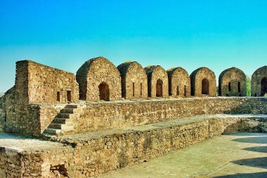 Mavi Gökyüzü ile Rohtas Kalesi - 16. yüzyıl Kalesi Jehlum, Pakistan