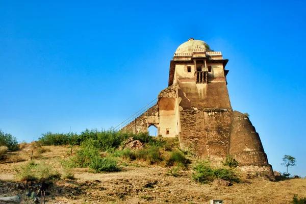 Utsikt över Rohtas fästning med blå himmel - 1500-talets fästning Jehlum, Pakistan — Stockfoto