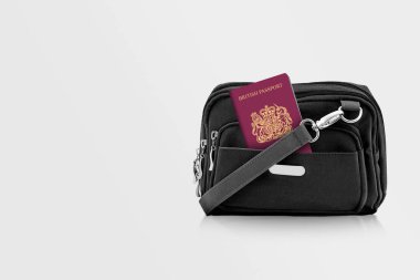 Siyah Seyahat Çantasında Anguilla Pasaportu İzole Arkaplanda Kopya Alanı