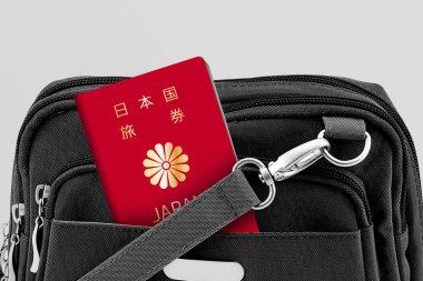 Japon Pasaportunun Siyah Seyahat Çantasında Kapanışı