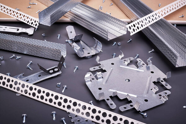 Стальные профили и гипсокартон
