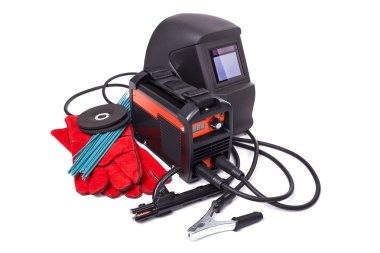 Beyaz arka plan üzerinde kaynak araçları