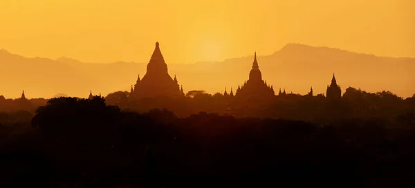 Landschaftlich Beeindruckender Sonnenaufgang Der Archäologischen Zone Über Bagan Myanmar Bagan — Stockfoto