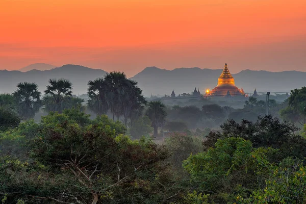 Amanecer Escénico Impresionante Zona Arqueológica Bagan Myanmar Bagan Una Ciudad — Foto de Stock