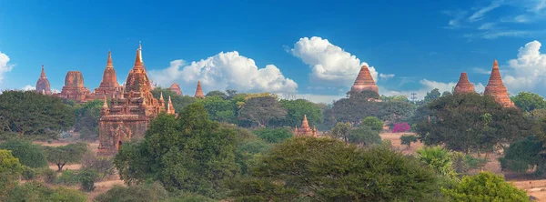 Landschaftlich Beeindruckender Sonnenaufgang Der Archäologischen Zone Über Bagan Myanmar Bagan — Stockfoto