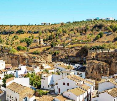 Endülüs 'te Setenil de las Bodegas vellage