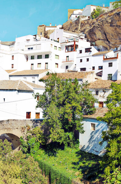 Setenil de las Bodegas vellage in Andalusia