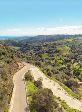 Güneşli bir günde İspanya 'nın sesindeki Casares Dağı