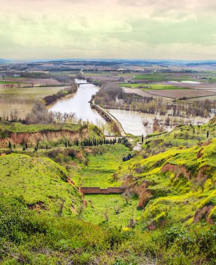 Toro 'nun Tarlaları Zamora' da Bulutlu bir günde