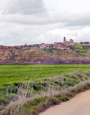 Toro 'nun Tarlaları Zamora' da Bulutlu bir günde