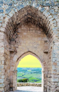 İspanya 'da güneşli bir günde Castilla ve Leon Kalesi Duvarı