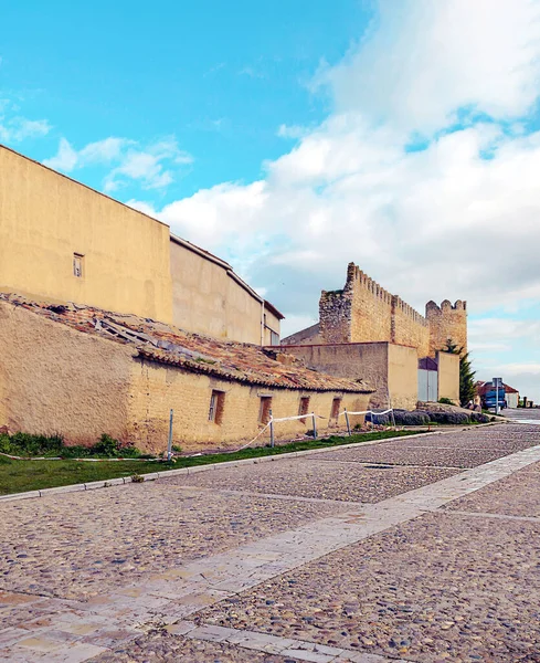 在阴天里 西班牙北部的Valladolid镇大街是一个中世纪的村庄 — 图库照片