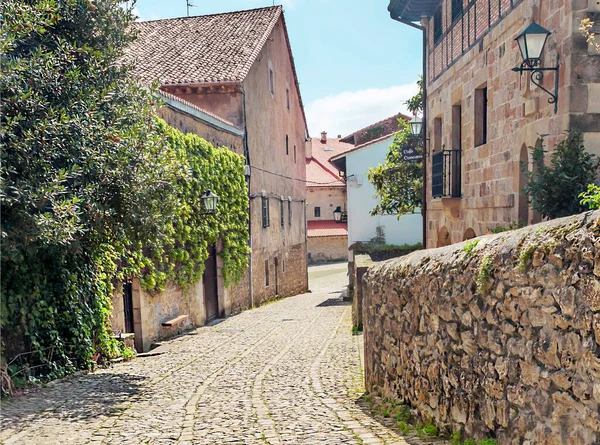 Χωριό Santillana Del Mar Στη Βόρεια Ισπανία Μια Συννεφιασμένη Μέρα — Φωτογραφία Αρχείου