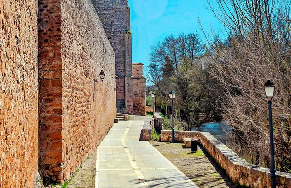 Villaggio Covarrubias Nel Nord Della Spagna Una Giornata Sole — Foto Stock