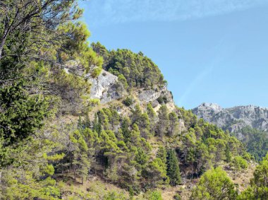 İspanya 'nın güneyinde güneşli bir günde, Endülüs' teki Sierra de Cazorla Dağları